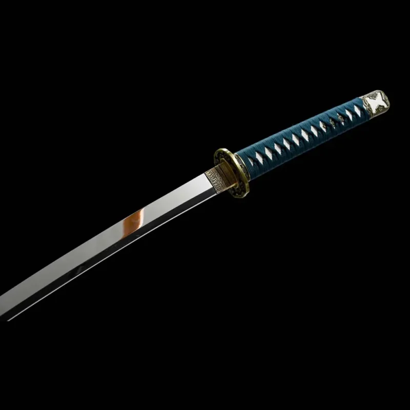 Mirror polished 9260 spring steel blade close-up